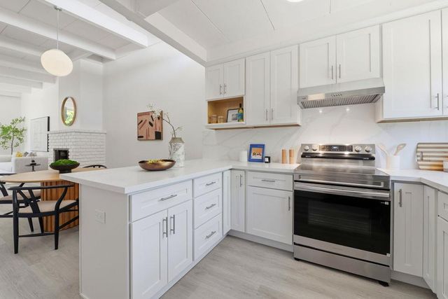 3909 Middlefield Road E, Palo Alto, CA 94303