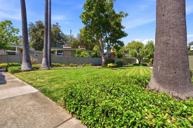 3909 Middlefield Road E, Palo Alto, CA 94303