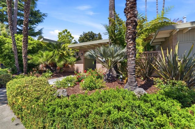 3909 Middlefield Road E, Palo Alto, CA 94303