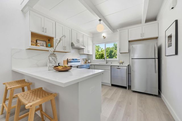 3909 Middlefield Road E, Palo Alto, CA 94303