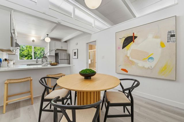 3909 Middlefield Road E, Palo Alto, CA 94303