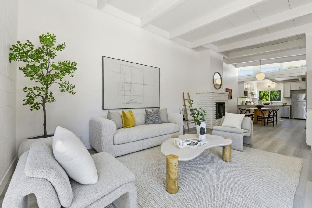 3909 Middlefield Road E, Palo Alto, CA 94303