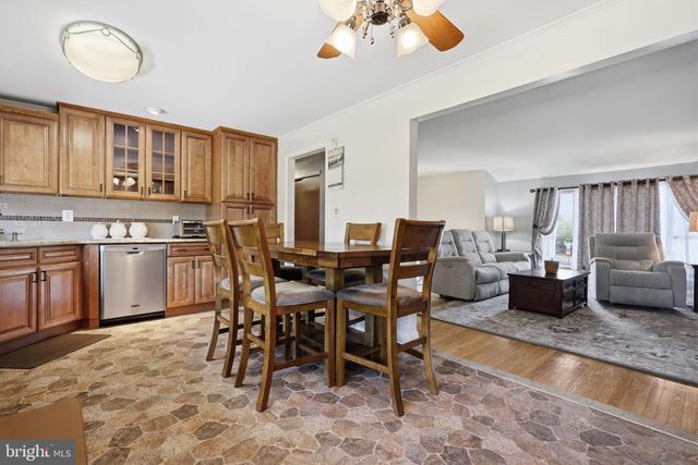1320 NEVARC RD, Warminster, PA 18974