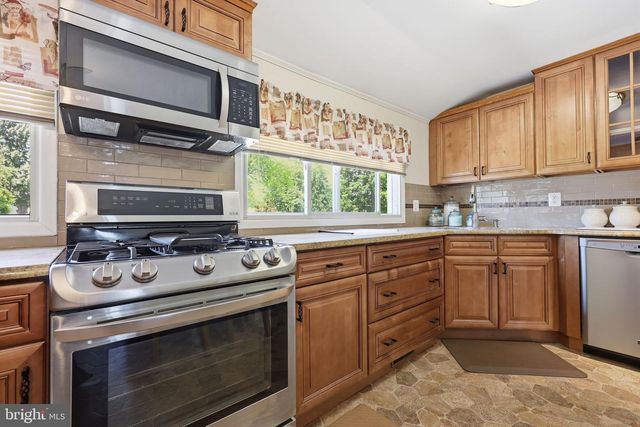 1320 NEVARC RD, Warminster, PA 18974