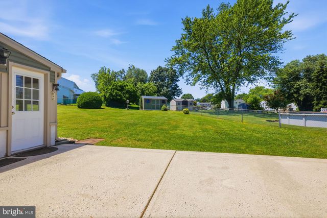 1320 NEVARC RD, Warminster, PA 18974