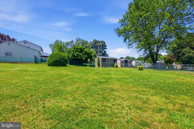1320 NEVARC RD, Warminster, PA 18974