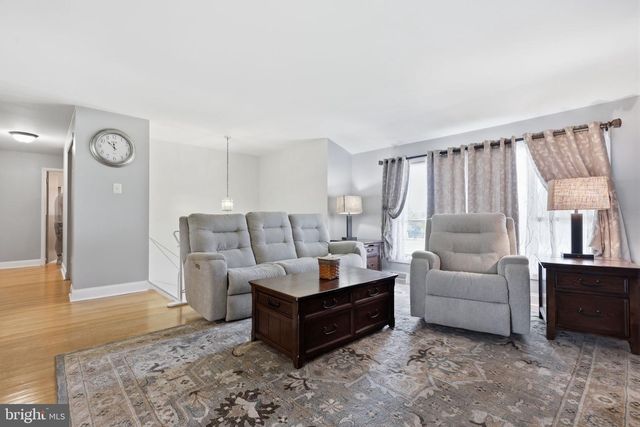 1320 NEVARC RD, Warminster, PA 18974