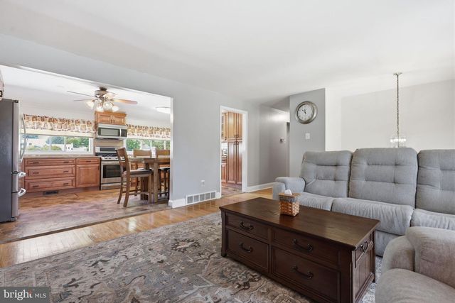 1320 NEVARC RD, Warminster, PA 18974