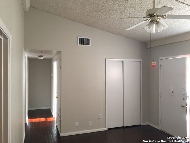 7923 Donore Pl Apt 12, San Antonio, TX 78229