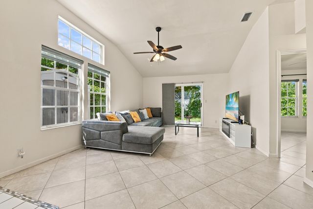 14 HEATHER TRACE Drive, Boynton Beach, FL 33436