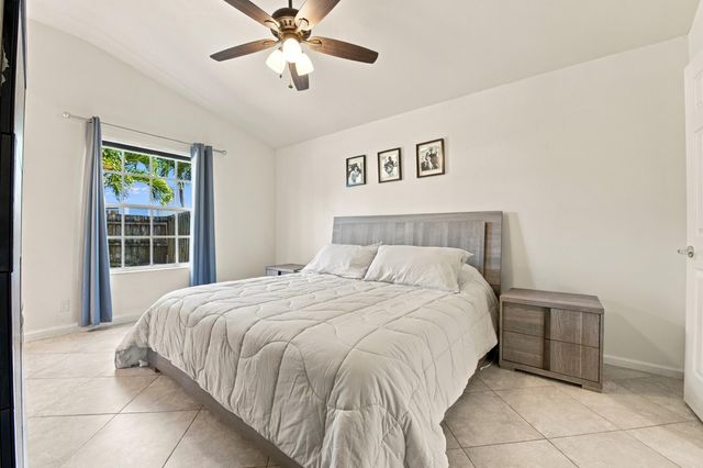 14 HEATHER TRACE Drive, Boynton Beach, FL 33436