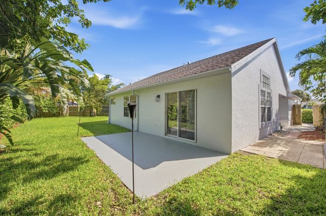 14 HEATHER TRACE Drive, Boynton Beach, FL 33436