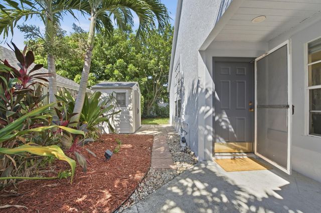 14 HEATHER TRACE Drive, Boynton Beach, FL 33436