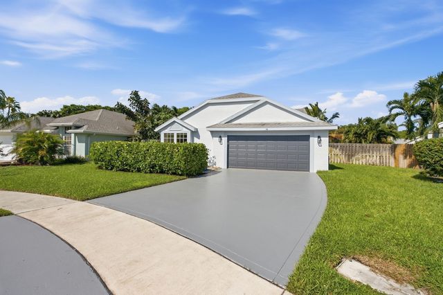 14 HEATHER TRACE Drive, Boynton Beach, FL 33436
