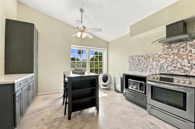 14 HEATHER TRACE Drive, Boynton Beach, FL 33436