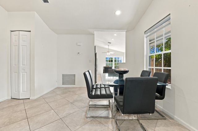 14 HEATHER TRACE Drive, Boynton Beach, FL 33436