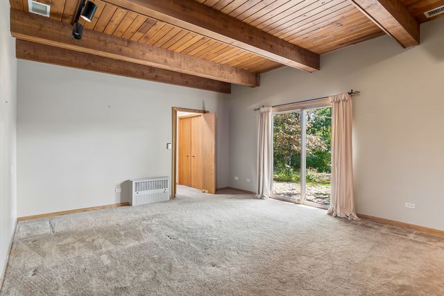 8607 W 93rd Place, Hickory Hills, IL 60457