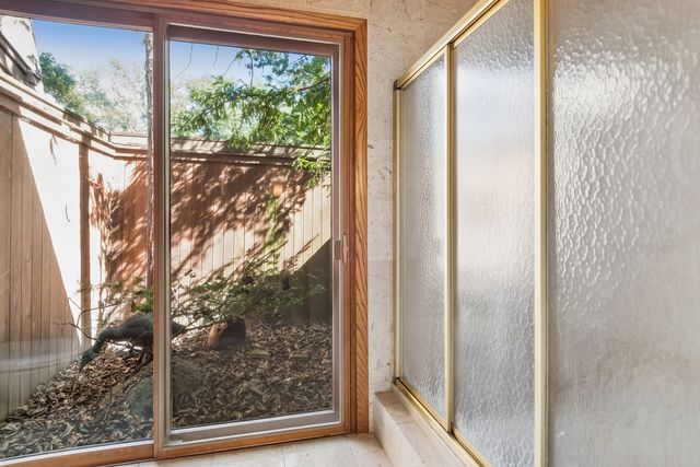 8607 W 93rd Place, Hickory Hills, IL 60457