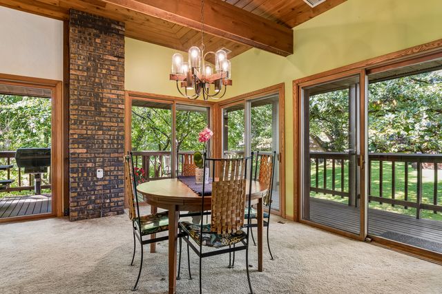 8607 W 93rd Place, Hickory Hills, IL 60457