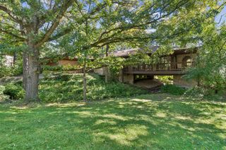 8607 W 93rd Place, Hickory Hills, IL 60457