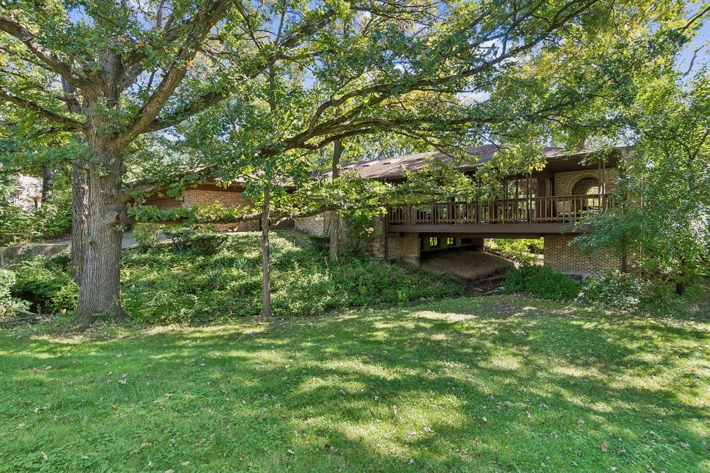 8607 W 93rd Place, Hickory Hills, IL 60457