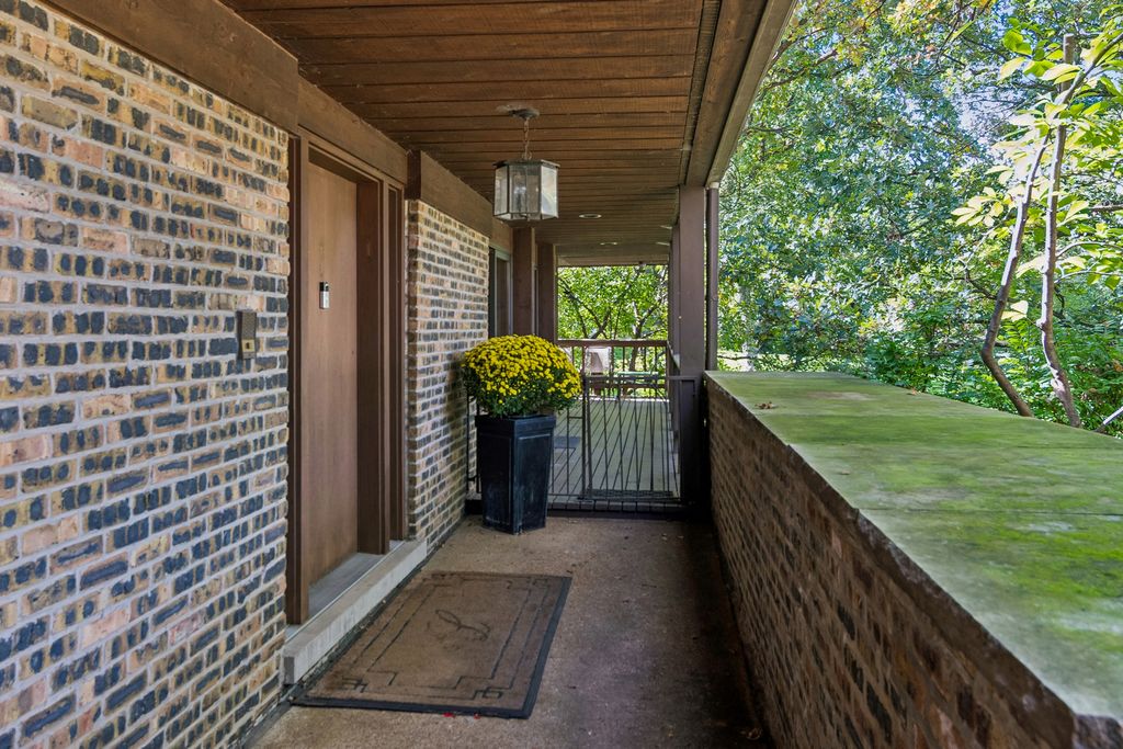 8607 W 93rd Place, Hickory Hills, IL 60457 — photo 3