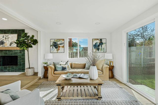 4820 Siesta Dr, Oceanside, CA 92057