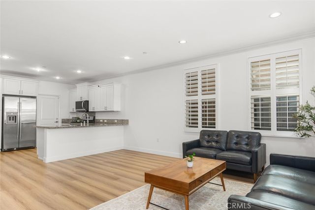 102 Rose Arch, Irvine, CA 92620