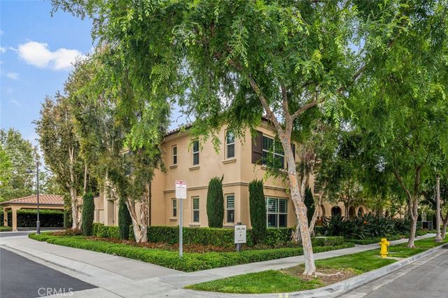 102 Rose Arch, Irvine, CA 92620