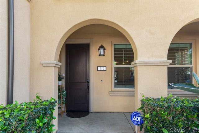 102 Rose Arch, Irvine, CA 92620