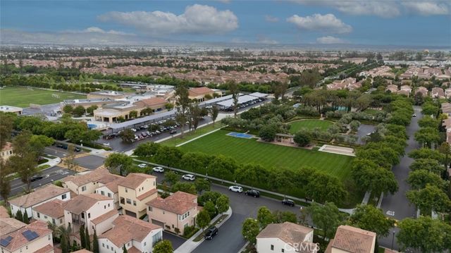 102 Rose Arch, Irvine, CA 92620