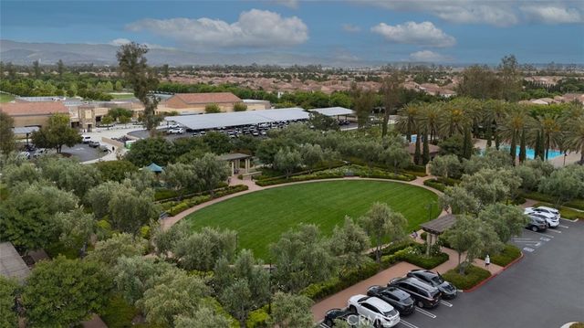 102 Rose Arch, Irvine, CA 92620