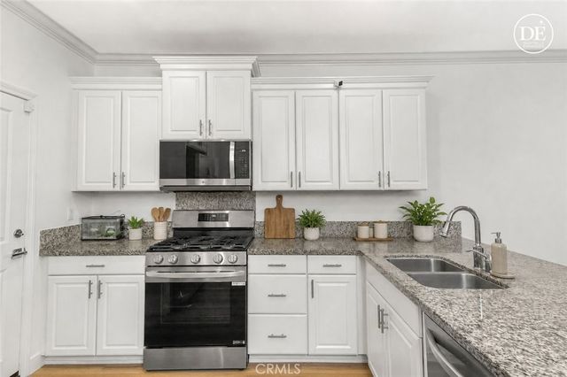 102 Rose Arch, Irvine, CA 92620