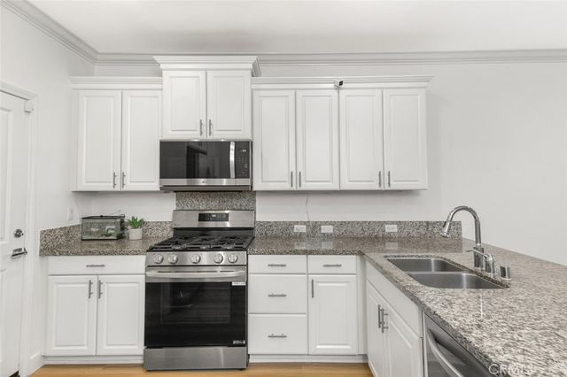 102 Rose Arch, Irvine, CA 92620