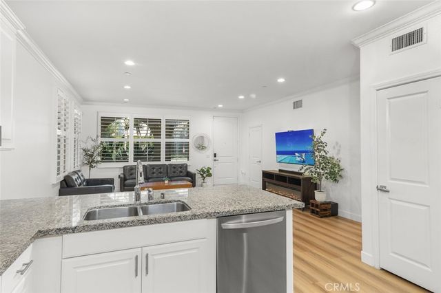 102 Rose Arch, Irvine, CA 92620