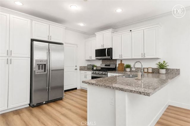 102 Rose Arch, Irvine, CA 92620