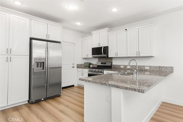 102 Rose Arch, Irvine, CA 92620