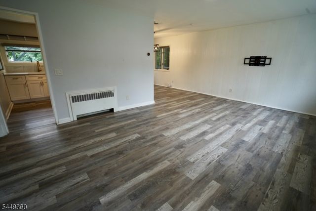 154 Jefferson Ave, River Edge Boro, NJ 07661