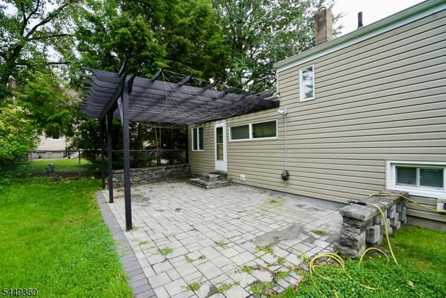 154 Jefferson Ave, River Edge Boro, NJ 07661