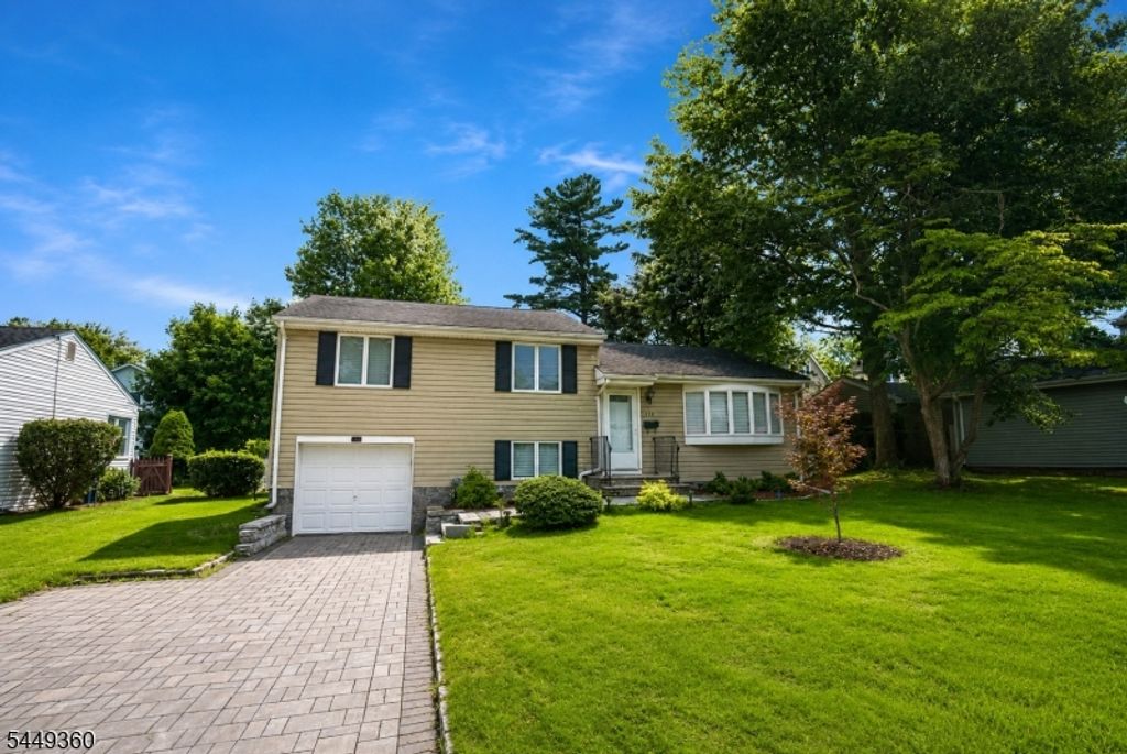 154 Jefferson Ave, River Edge Boro, NJ 07661