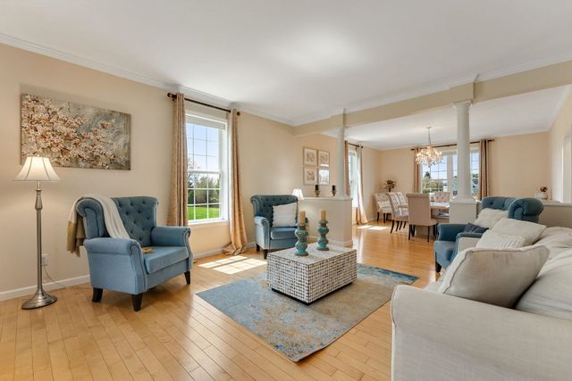31 Vale Drive, South Burlington, VT 05403