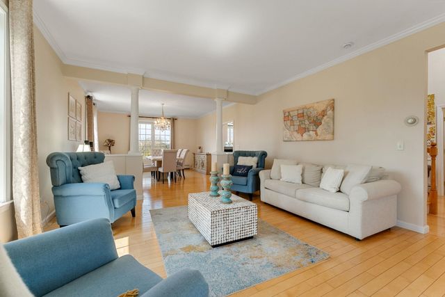 31 Vale Drive, South Burlington, VT 05403