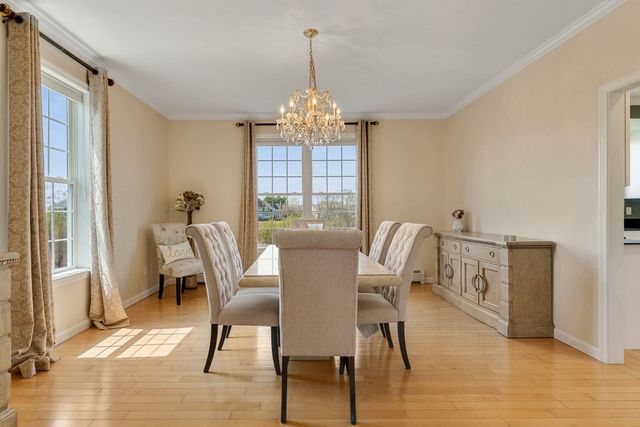 31 Vale Drive, South Burlington, VT 05403