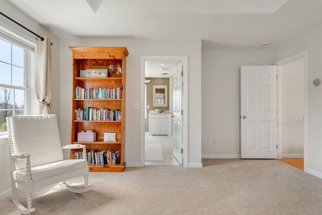 31 Vale Drive, South Burlington, VT 05403