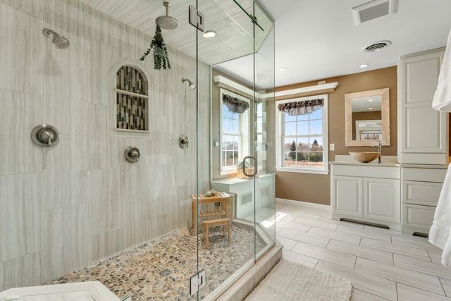 31 Vale Drive, South Burlington, VT 05403