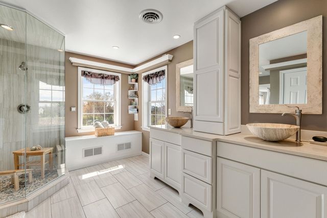 31 Vale Drive, South Burlington, VT 05403
