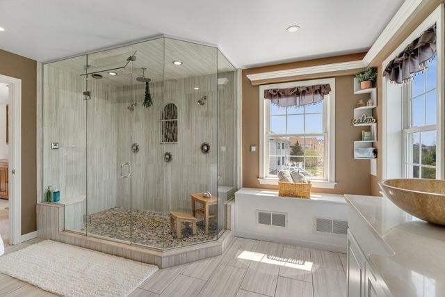 31 Vale Drive, South Burlington, VT 05403