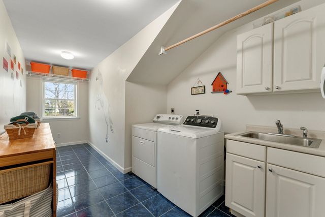 31 Vale Drive, South Burlington, VT 05403