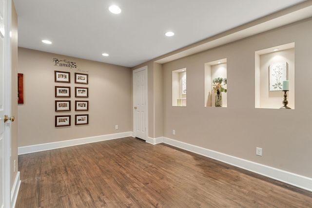 31 Vale Drive, South Burlington, VT 05403