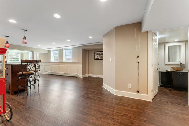 31 Vale Drive, South Burlington, VT 05403
